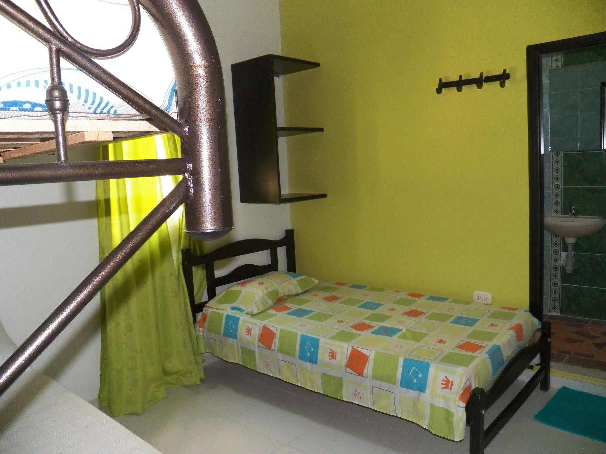 טגאנגה Hostel Green Light מראה חיצוני תמונה