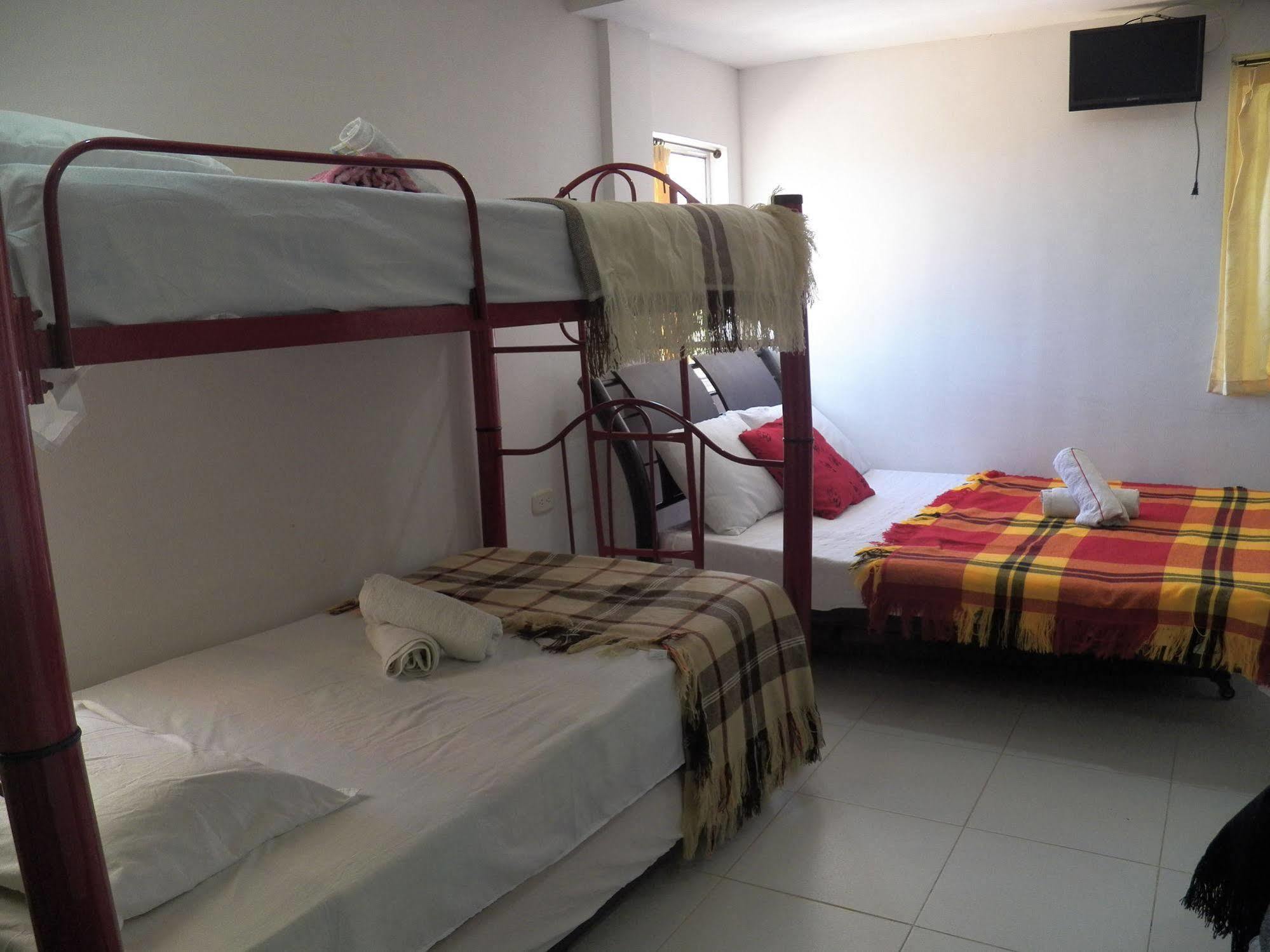 טגאנגה Hostel Green Light מראה חיצוני תמונה