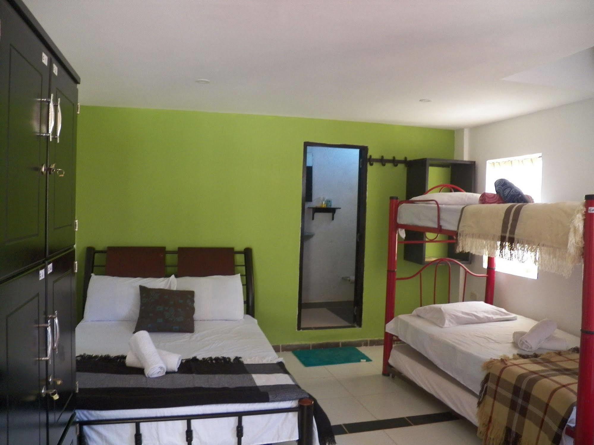 טגאנגה Hostel Green Light מראה חיצוני תמונה