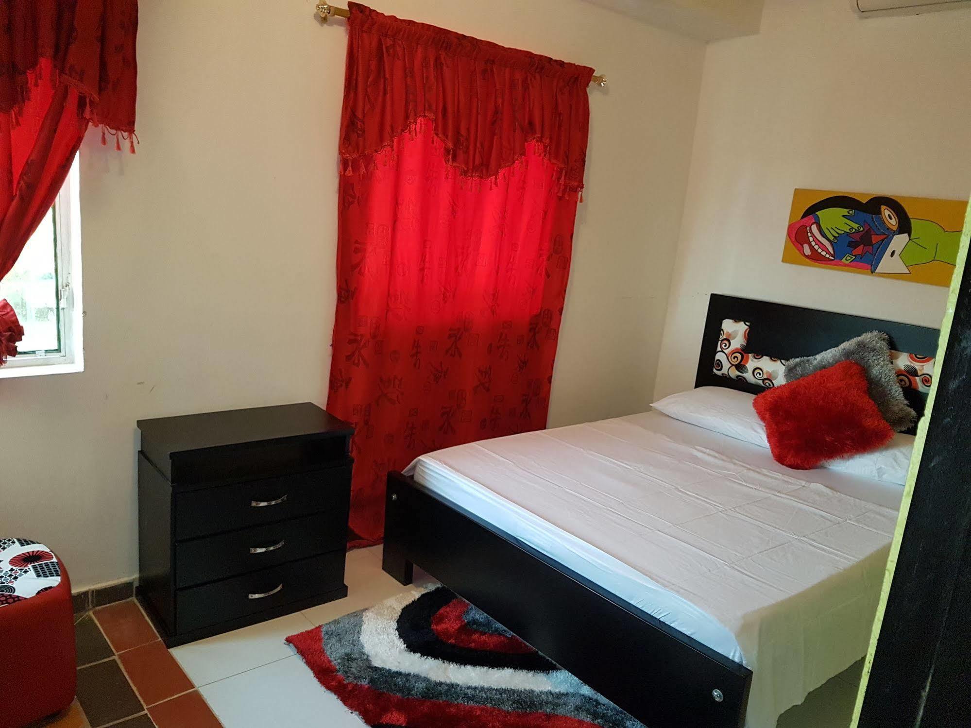 טגאנגה Hostel Green Light מראה חיצוני תמונה