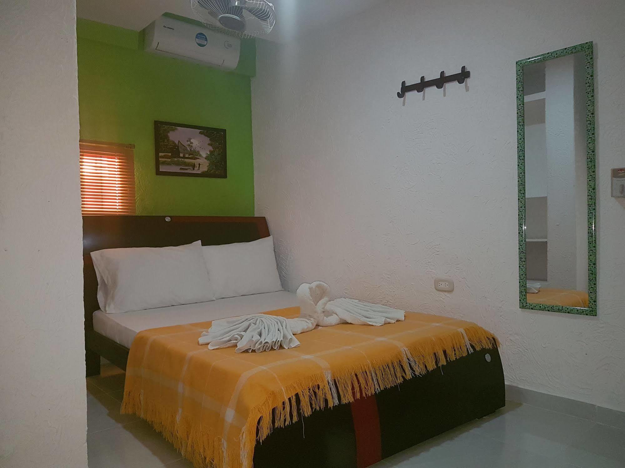 טגאנגה Hostel Green Light מראה חיצוני תמונה