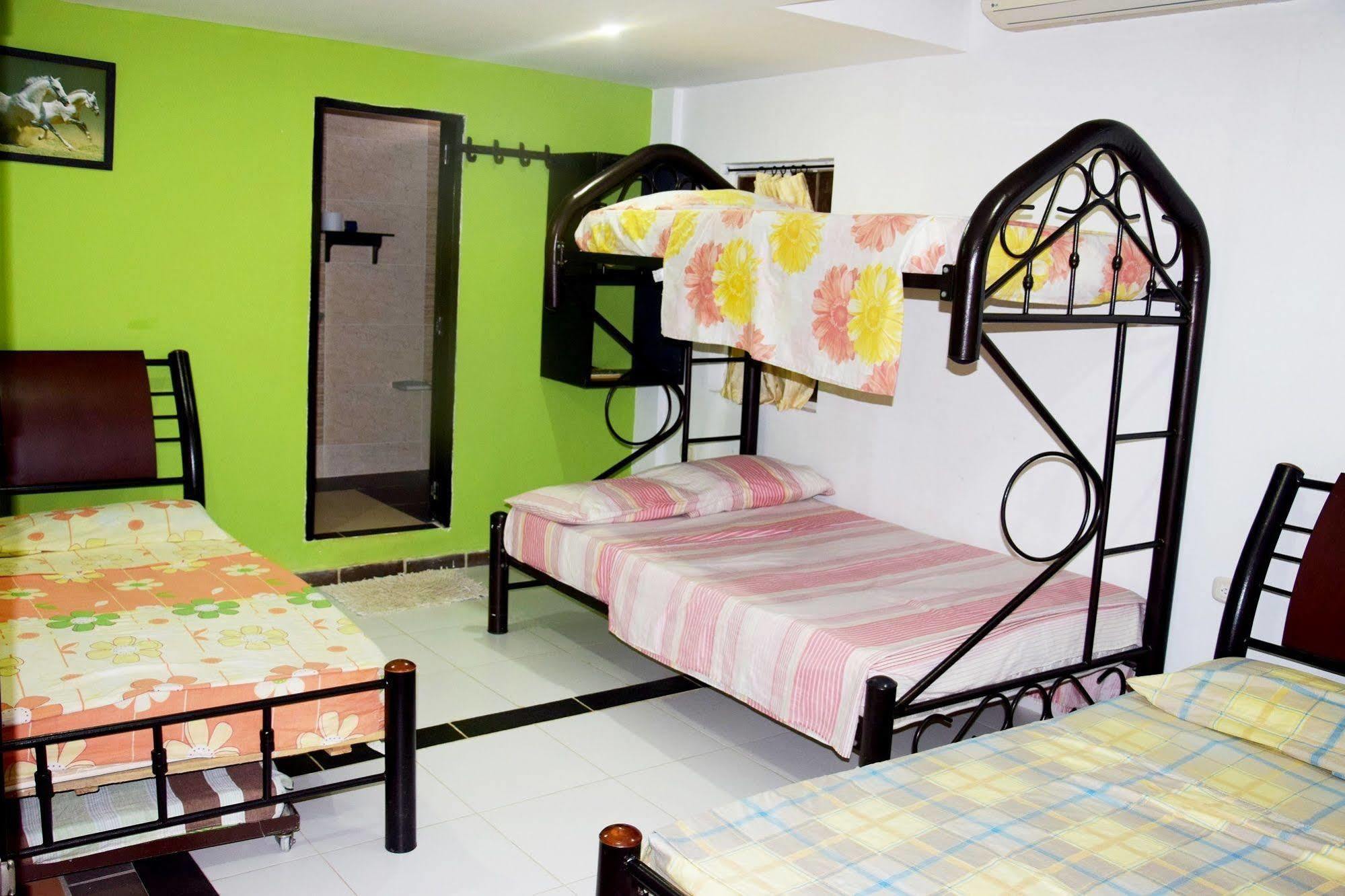 טגאנגה Hostel Green Light מראה חיצוני תמונה